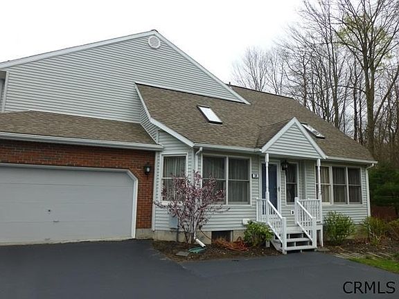2nd image of 34 Woodside Dr