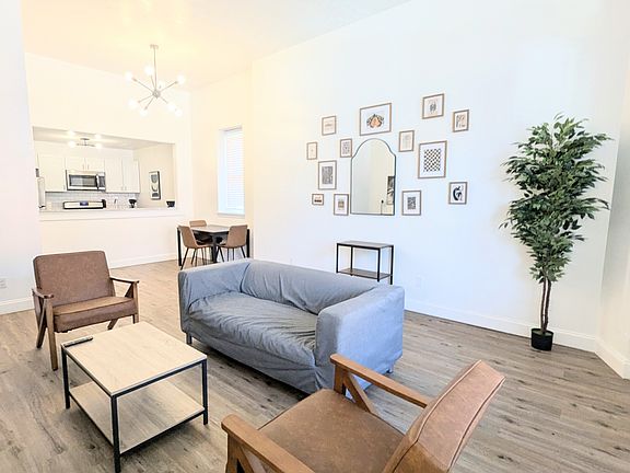 3rd image of 1131 W North Ave APT 1