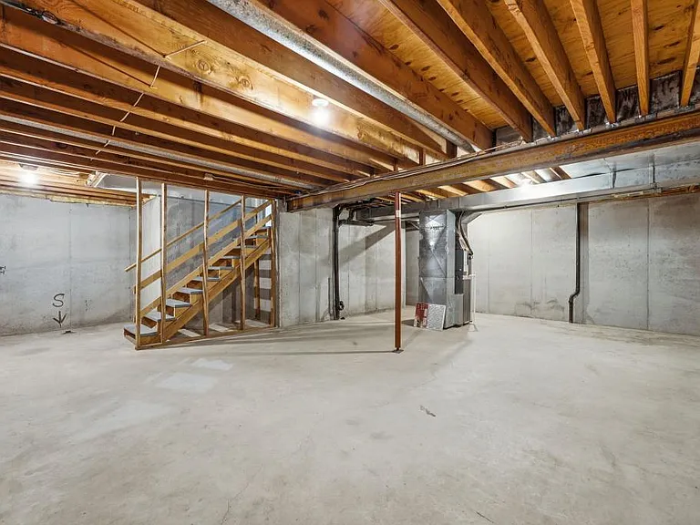 11804 Oakmont St — Photo 26