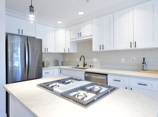 1008 6th Ave N APT 203, Seattle, WA 98109