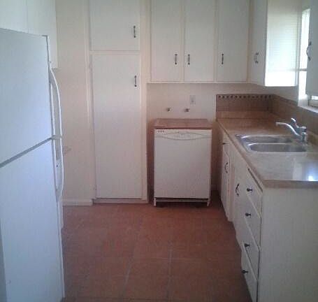 Kitchen with dishwasher