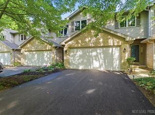 805 N 1st St, Elburn, IL 60119
