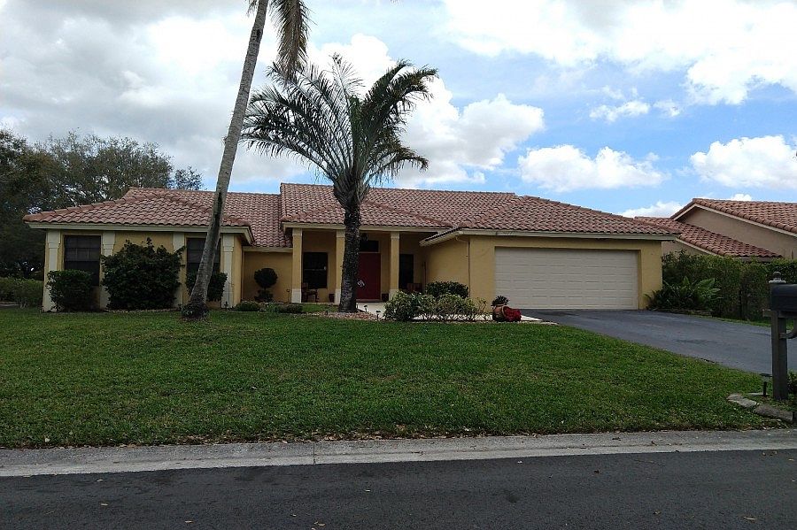 1st image of 5677 NW 89th Ave