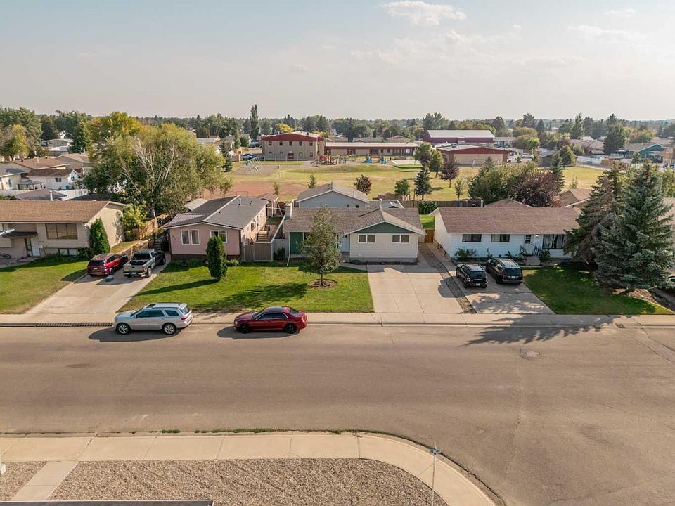 1st image of 4820 62nd Ave