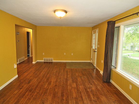 4th image of 1715 Georgia St