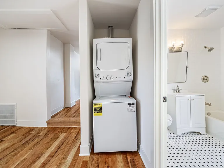 1000 Foster St #1 — Photo 7
