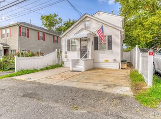 412 Gulden St, Keyport, NJ 07735