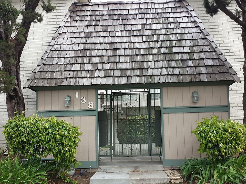 Front of Bryn Mawr Condos