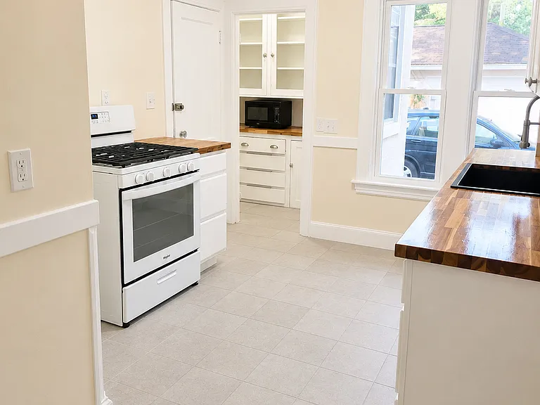 380 McKinley Ave #1 — Photo 8