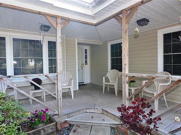 2nd image of 2105 Harold Dr