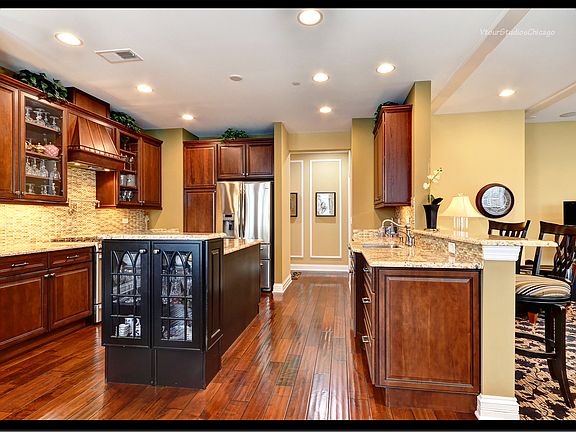 5th image of 8 E Kennedy Ln Unit 107
