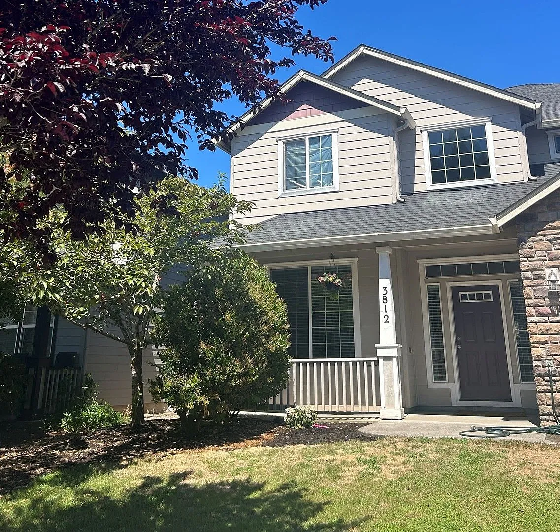 Spacious 4 BD Home with Loft & Community Amenities — Photo 1