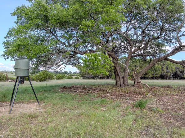 3 Bluestem Ln, Lampasas, TX 76550