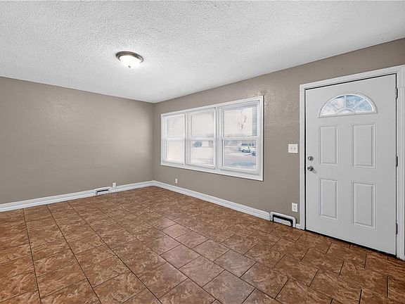5th image of 11407 Richmond Ave