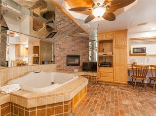 365 Jeffries Rd, Big Bear Lake, CA 92315