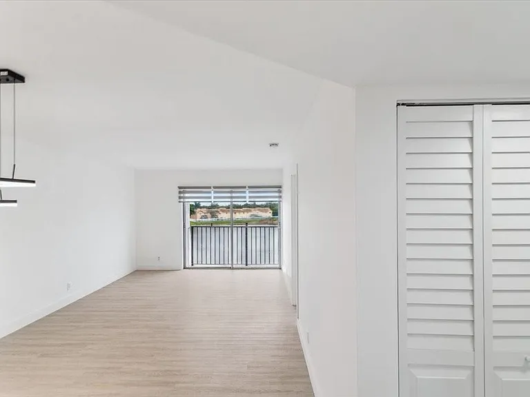 8700 N Sherman Cir — Photo 3