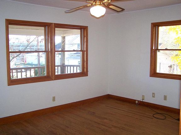 2nd image of 3215 Marion Dr