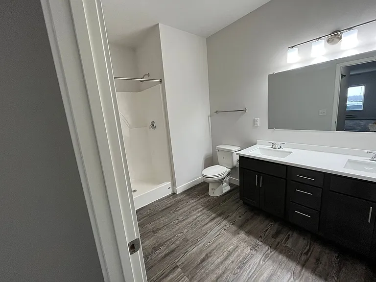 Cottage Grove Commons: Gaston — Photo 39