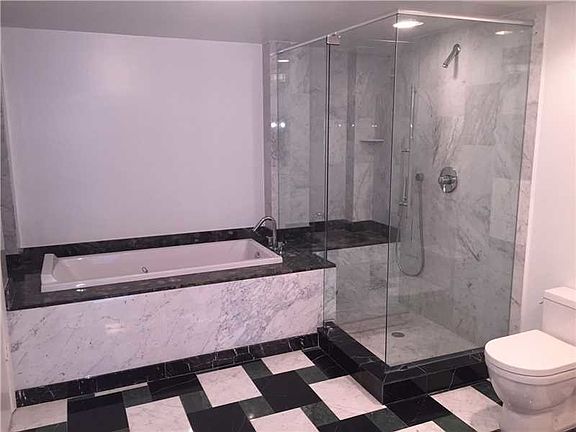 5th image of 485 Brickell Ave APT 4102