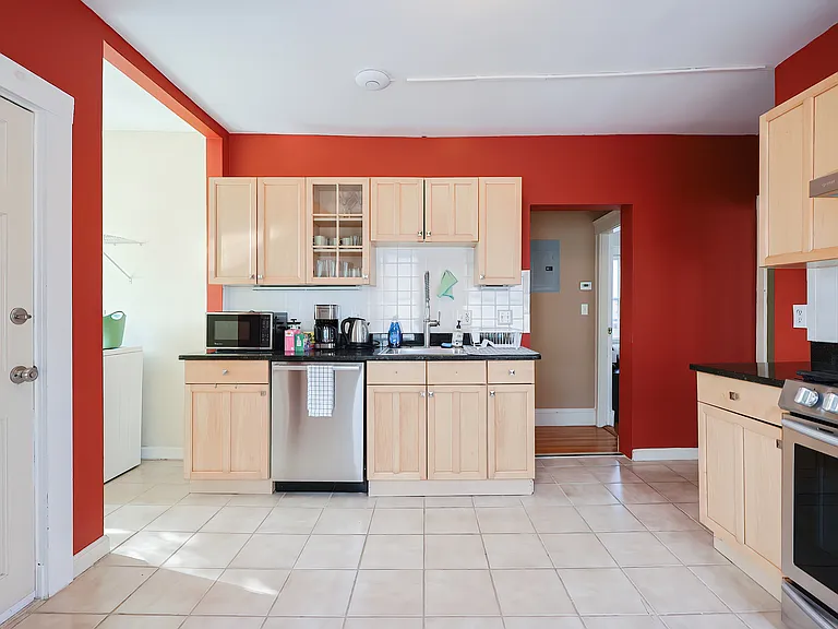 51 Whitten St #3 — Photo 12