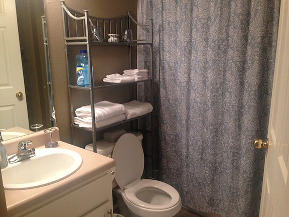 5th image of 906 E Kara Ln