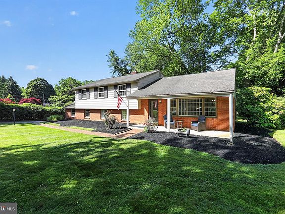 2nd image of 1043 Carolyn Dr