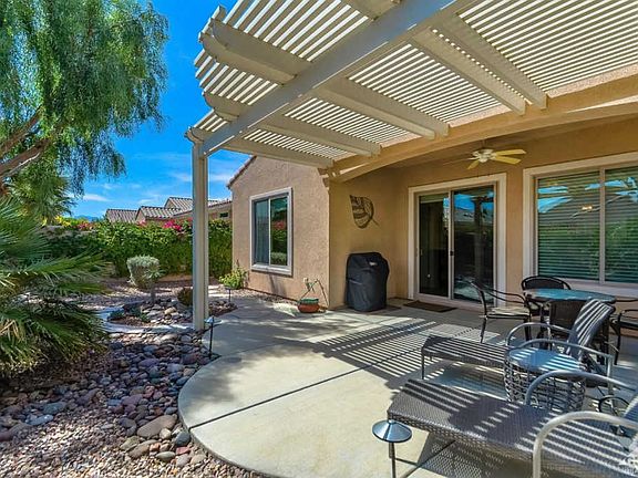 3rd image of 81569 Avenida De Baile