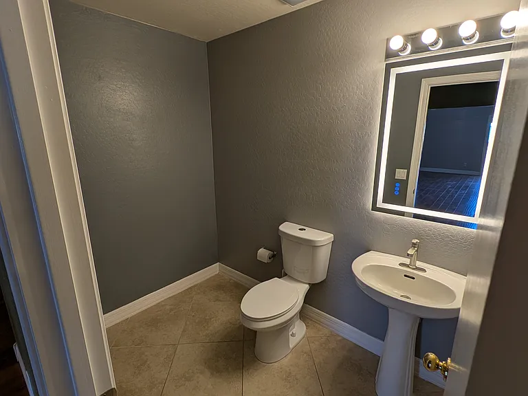 1831 S 105th Dr — Photo 13