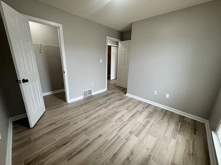 1237 Travers Ln — Photo 9
