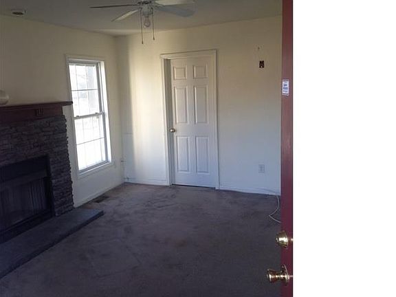 2nd image of 2716 Selden St