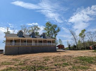 2204 Cheatham Dam Rd, Charlotte, TN 37036