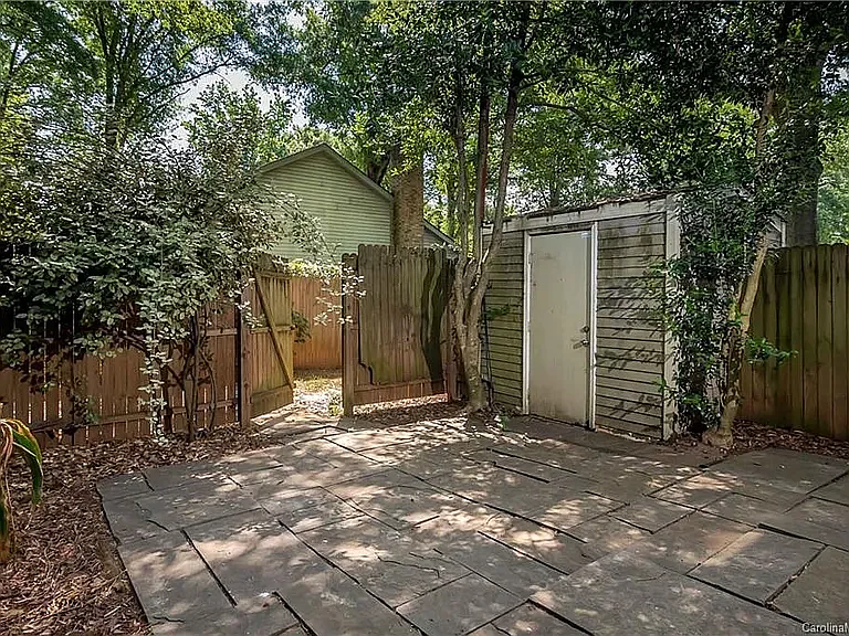 1101 Scaleybark Rd — Photo 12