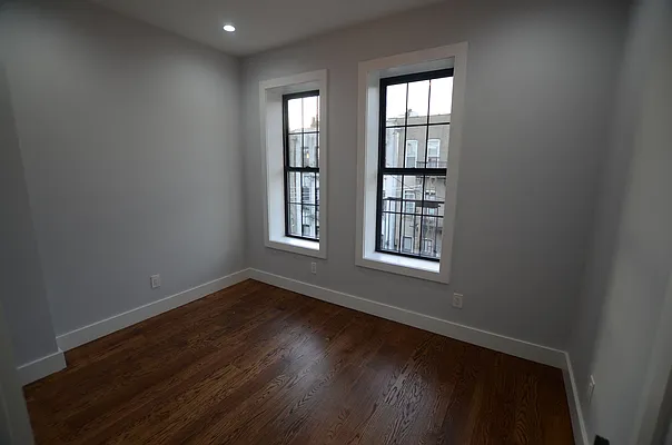 Rented by Miron Realty Group | media 4