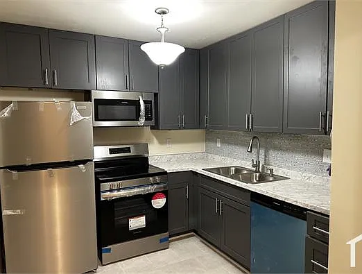 1904 Patterson Ct — Photo 1