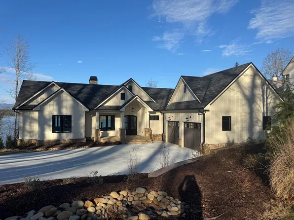 259 Tranquil Pointe Ln, Hiawassee, GA 30546