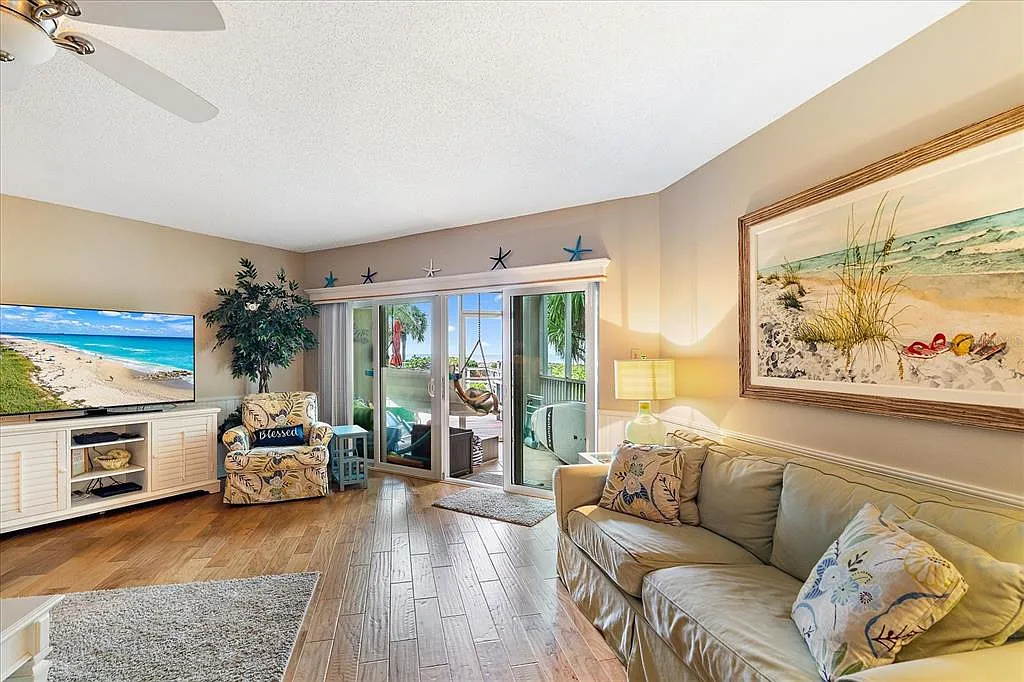 3 bed, 2.0 bath, 1731 sqft, $5,500 — Photo 3