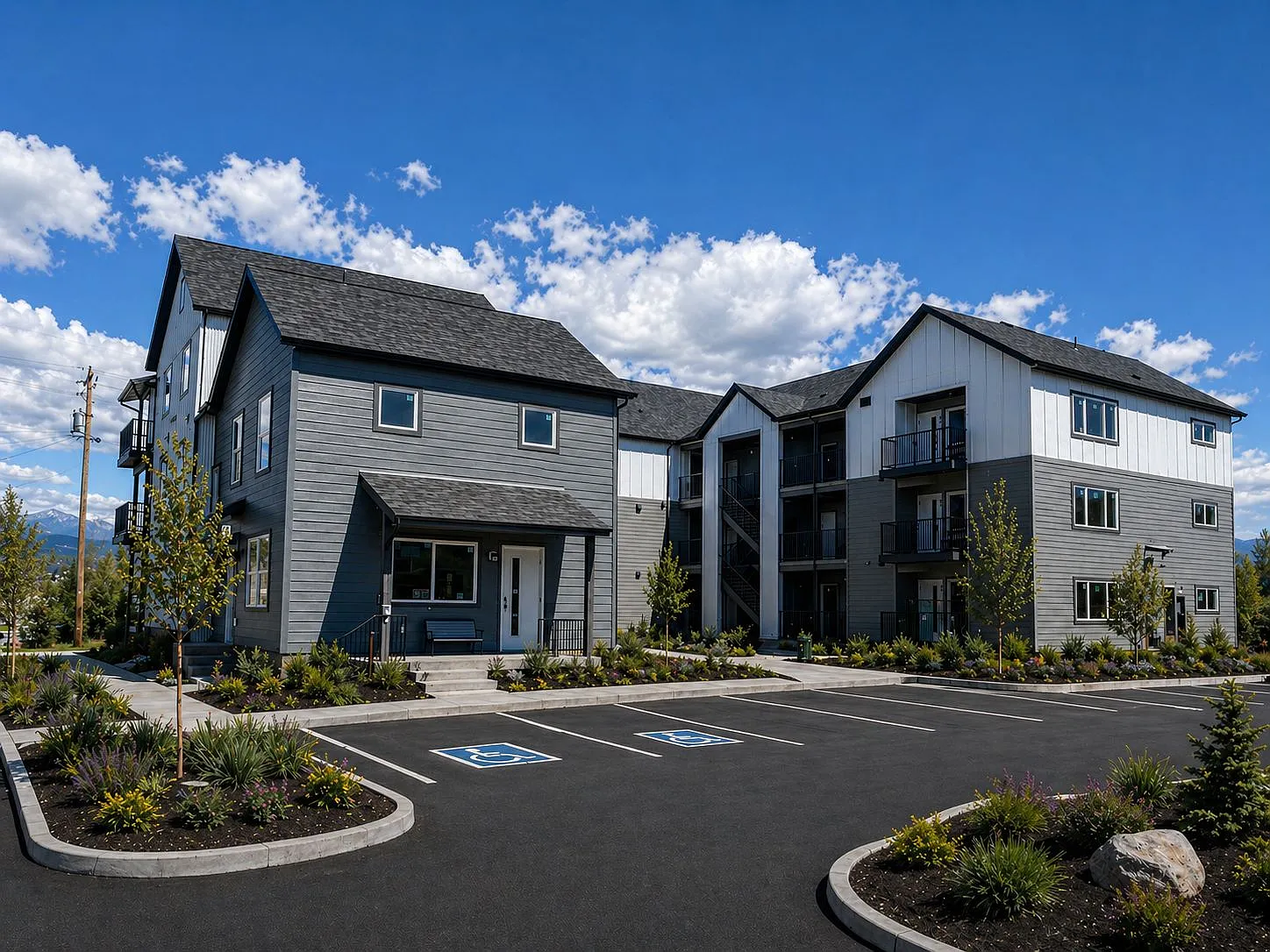 Giada Apartments 350 N Washburn Street — Photo 4