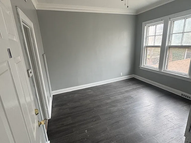 7250 S Langley Ave #1M — Photo 1
