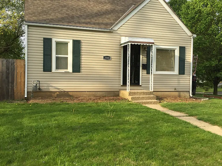 2508 Meredith Dr — Photo 1