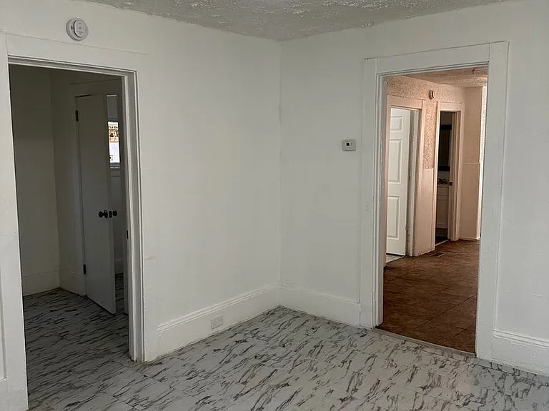 5700 Luther Ave — Photo 17
