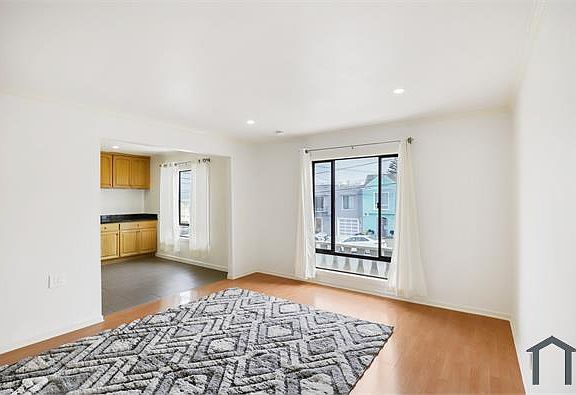 2nd image of 3627 Ortega St