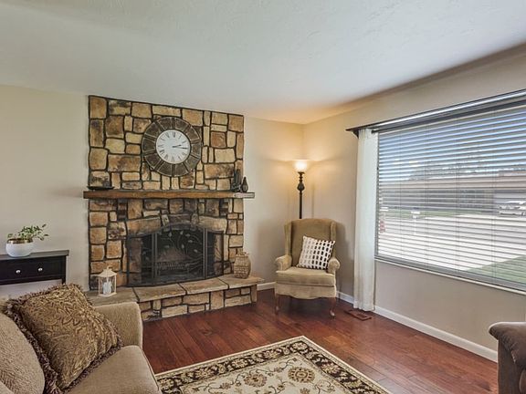 5th image of 3878 W Westland Dr