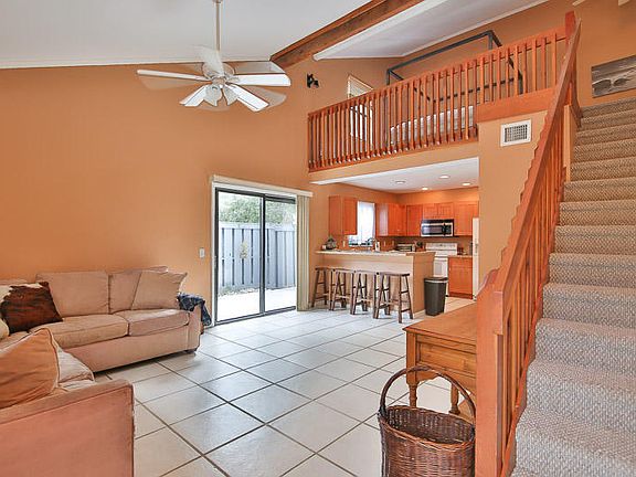 2nd image of 429 N Cypress Dr APT D
