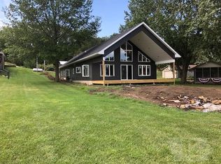 114 Crabtree Rd, Montezuma, IA 50171