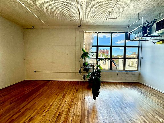3rd image of 255 McKibbin St #310
