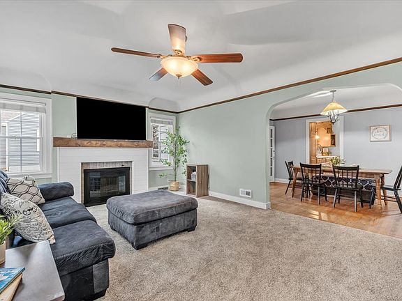 4th image of 2824 Tremont Ave