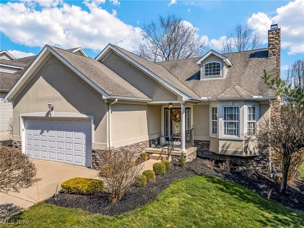 6862 Twin Oaks Ct, Canfield, OH 44406