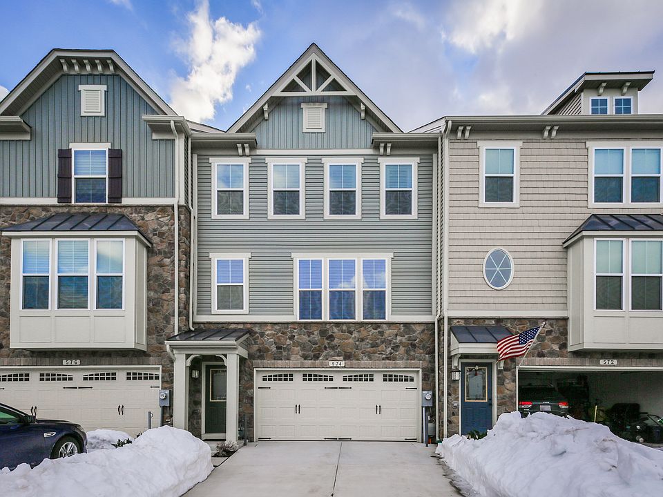 1st image of 574 Fox River Hills Way
