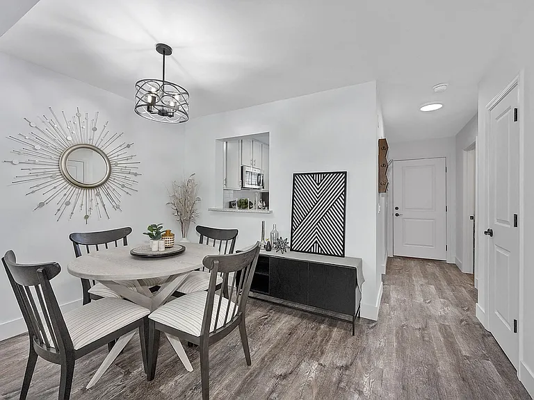 Ivy Hills Living Spaces — Photo 144