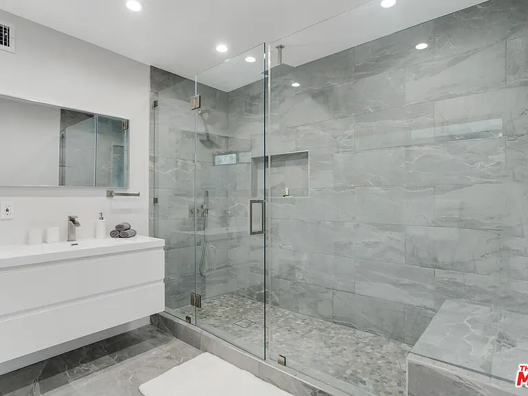 2515 Thames St — Photo 24